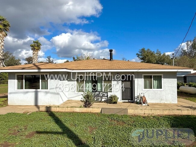 1831 Lilac Rd in Ramona, CA - Building Photo - Building Photo