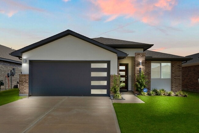 property at 6919 Fleetwood Crescent Wy