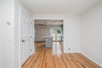 63 Le Grande Ave in Greenwich, CT - Building Photo - Building Photo