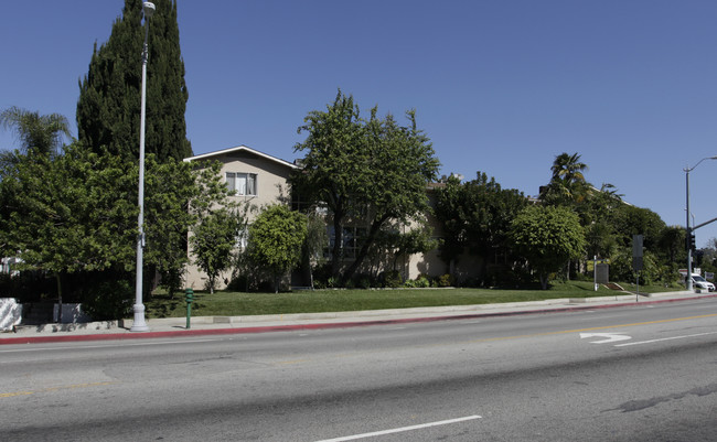 Sunset Villa in Los Angeles, CA - Foto de edificio - Building Photo