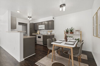 Stone Creek Apartments in Fort Smith, AR - Foto de edificio - Building Photo