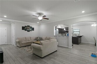 1041 Lakeview Dr in Centerton, AR - Building Photo - Building Photo