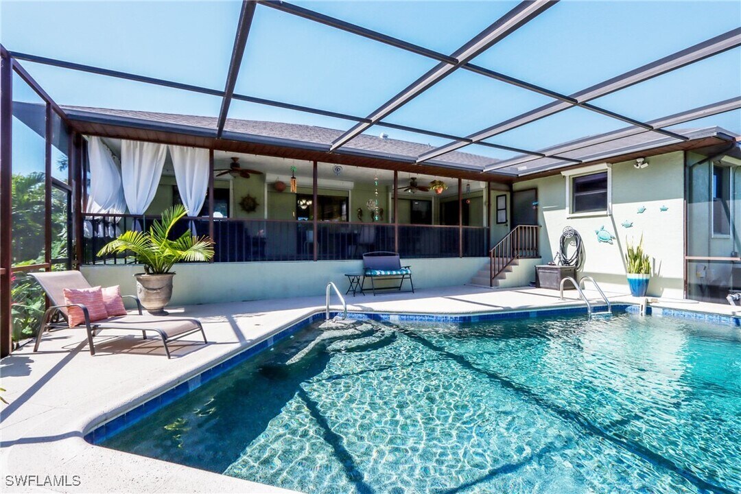 6030 Birnam Wood Ln in Ft. Myers, FL - Building Photo