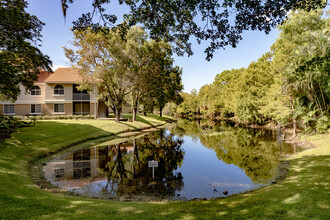 Island Shores in Greenacres, FL - Foto de edificio - Building Photo