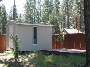 2560 Alma Ave in South Lake Tahoe, CA - Building Photo - Building Photo