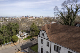 Manor Village in Birmingham, AL - Foto de edificio - Building Photo