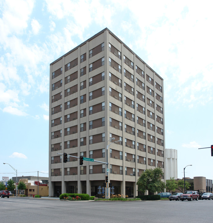 Landmark Plaza in Topeka, KS - Building Photo