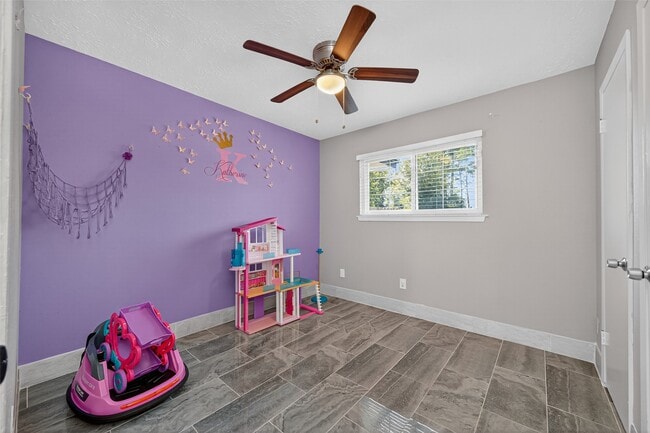 property at 8203 Huntermoor Cir