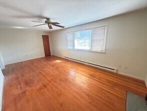 33 Jones St in West Haven, CT - Building Photo - Building Photo