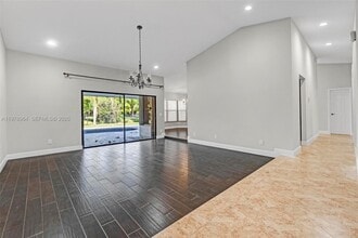 5621 Carriage Ln in Davie, FL - Building Photo - Building Photo