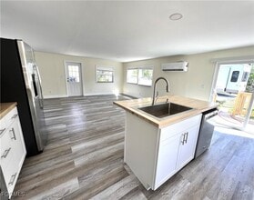 19381 Durrance Rd in North Fort Myers, FL - Building Photo - Building Photo