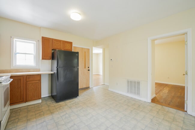 24 Burr Ave in Middletown, CT - Building Photo - Building Photo