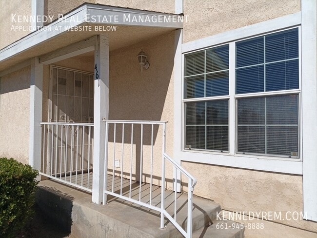 461 W Ave K in Lancaster, CA - Building Photo - Building Photo