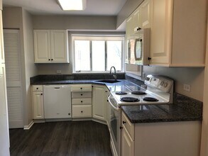 1948 Lincoln Ave in Northbrook, IL - Building Photo - Building Photo