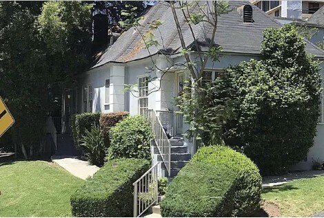 10577-10579 Ashton Ave in Los Angeles, CA - Building Photo