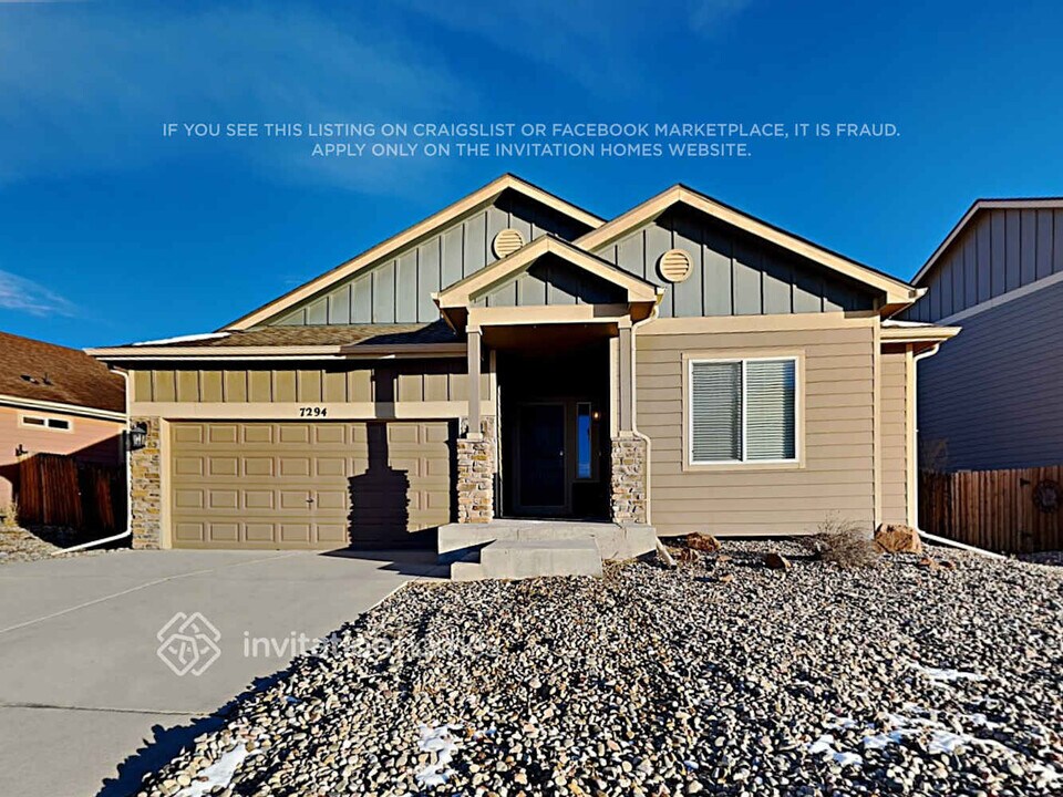 7294 Araia Dr in Fountain, CO - Foto de edificio