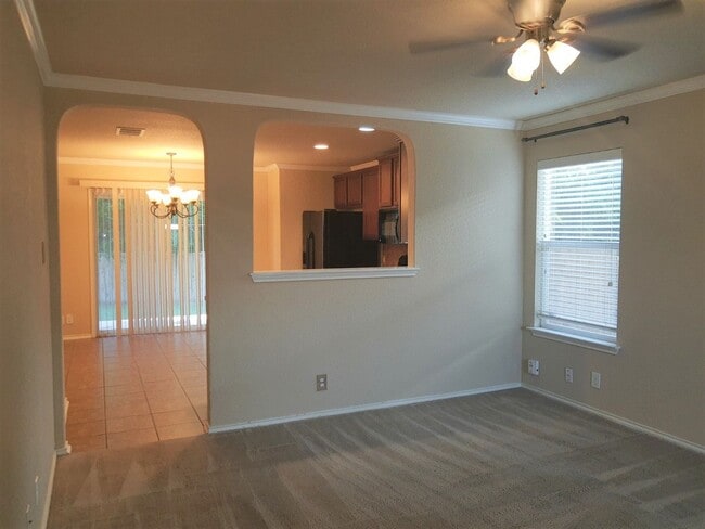 602 Diana Dr in Converse, TX - Building Photo - Building Photo