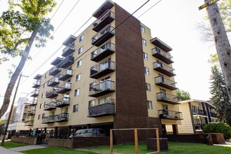 Oliver Place 1 in Edmonton, AB - Building Photo - Building Photo