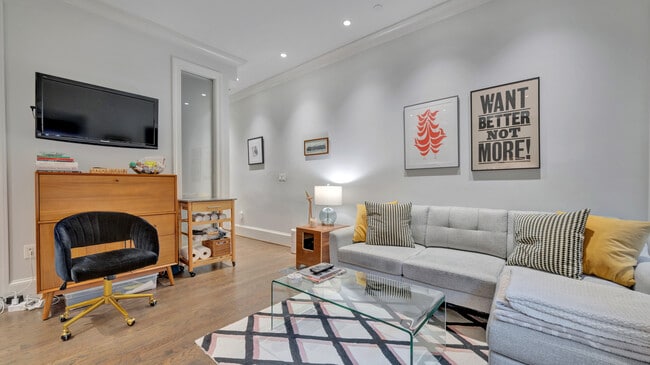 property at 418 7th St SE