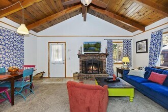 315 San Bernardino Ave in Big Bear, CA - Building Photo - Building Photo