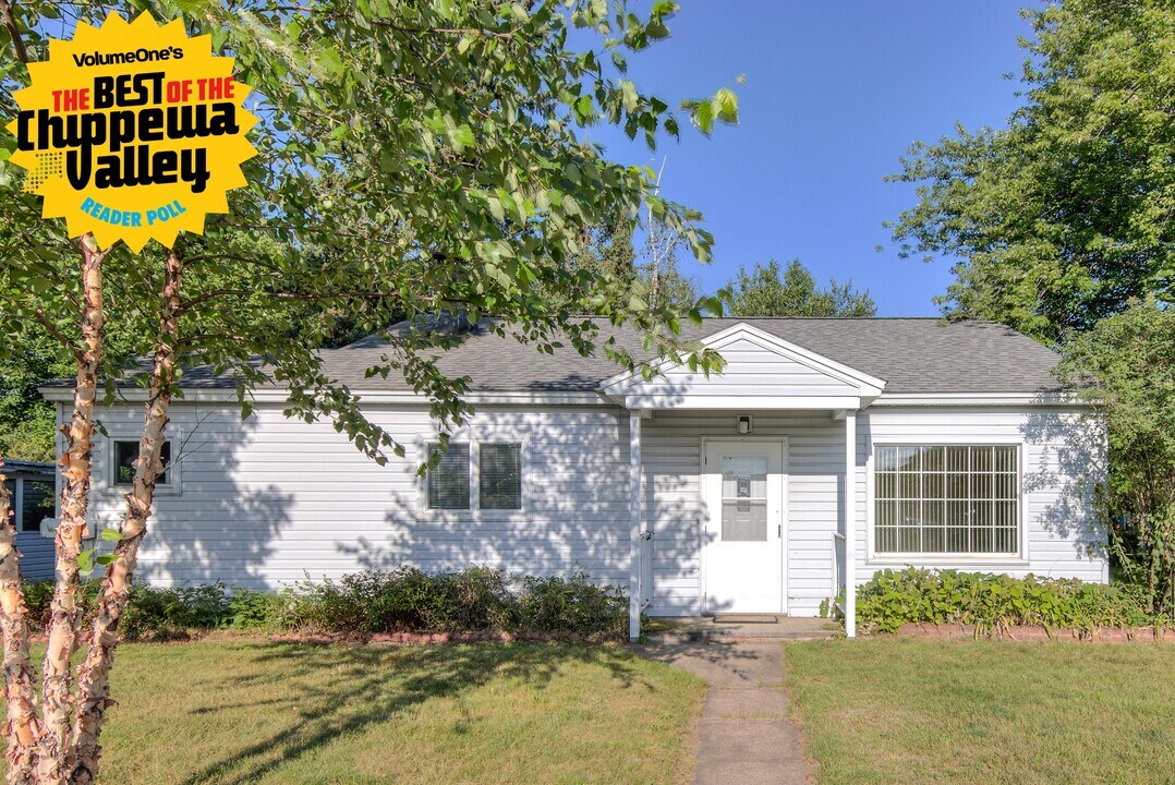 2204 Keith St in Eau Claire, WI - Building Photo