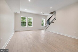 1232 Trinidad Ave NE in Washington, DC - Foto de edificio - Building Photo