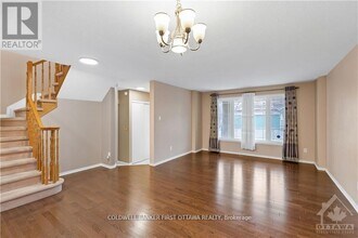 157 Annapolis Cir in Ottawa, ON - Building Photo - Building Photo