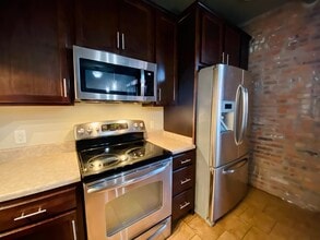 1810 3rd Ave, Unit 1 in Rock Island, IL - Foto de edificio - Building Photo