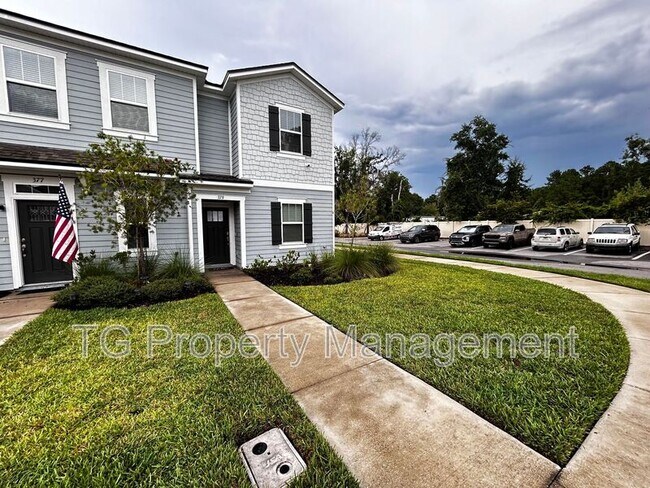 379 Annies Pl in Jacksonville, FL - Foto de edificio - Building Photo