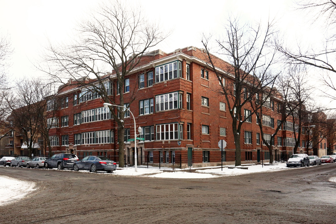 Manresa Terrace in Chicago, IL - Building Photo