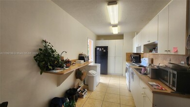 841 N 69th Terrace in Hollywood, FL - Building Photo - Building Photo