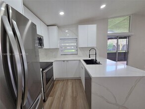 15798 Woodgate Ct in Sunrise, FL - Building Photo - Building Photo