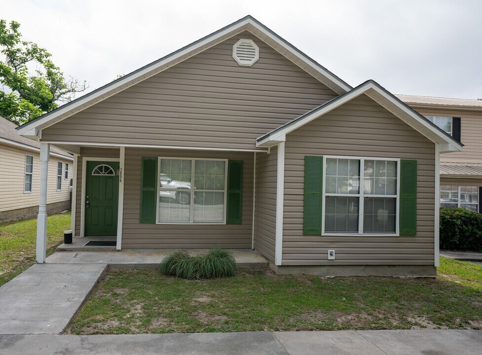 1538 Woodard St in Valdosta, GA - Building Photo