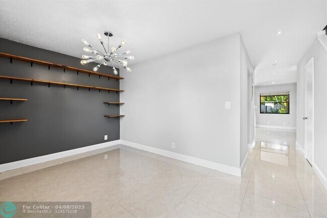 2127 NE 11th Ave in Wilton Manors, FL - Building Photo - Building Photo