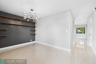 2127 NE 11th Ave in Wilton Manors, FL - Foto de edificio - Building Photo