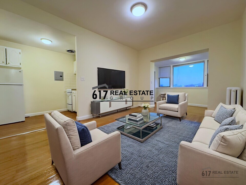 1315 Commonwealth Ave in Boston, MA - Building Photo