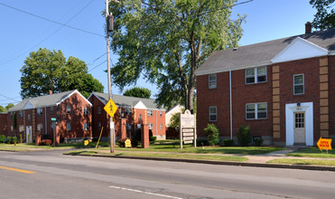 River View Court Apartments in Niagara Falls, NY - Building Photo - Building Photo