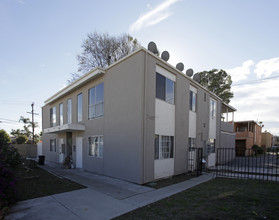 Park West in Buena Park, CA - Foto de edificio - Building Photo