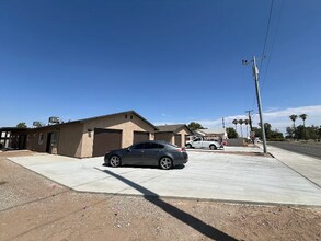112 S Avenue B in Yuma, AZ - Foto de edificio - Building Photo