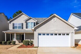 130 Chandler Fields Dr in Covington, GA - Building Photo