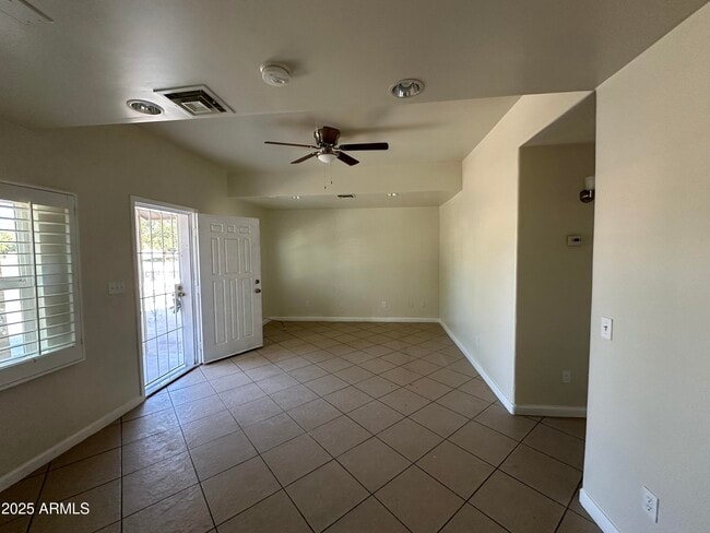 5321 W Gardenia Ave in Glendale, AZ - Building Photo - Building Photo