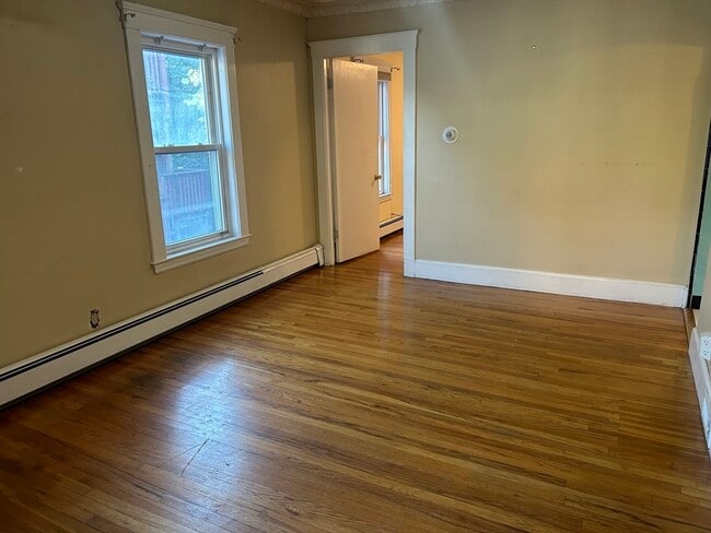 592 Highland Ave, Unit #2FL in Malden, MA - Building Photo - Building Photo