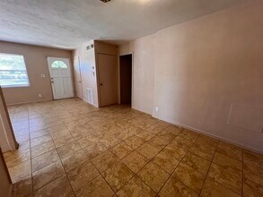 4746 Norwood Ave in Jacksonville, FL - Building Photo - Building Photo