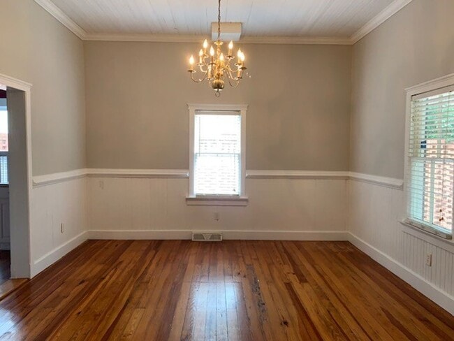 303 E 14th St in Lumberton, NC - Foto de edificio - Building Photo