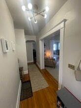 2860 Erie Ave, Unit 1 in Cincinnati, OH - Building Photo - Building Photo