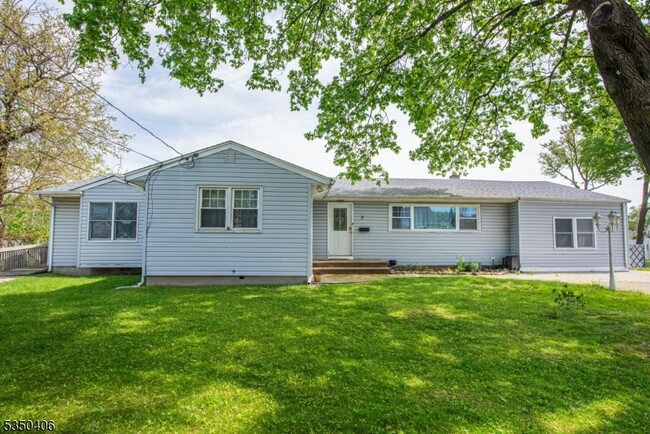 property at 3 Drace Pl