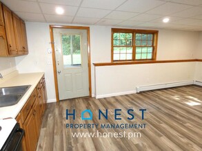 12 Joey Ln in Augusta, ME - Foto de edificio - Building Photo