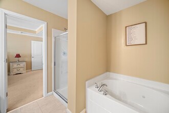 1094 N Village Dr in Decatur, GA - Building Photo - Building Photo