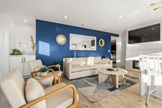 2125 W California St in San Diego, CA - Foto de edificio - Building Photo