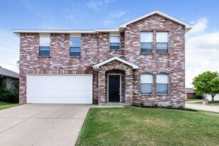 8750 Gray Fox Ct in Fort Worth, TX - Building Photo